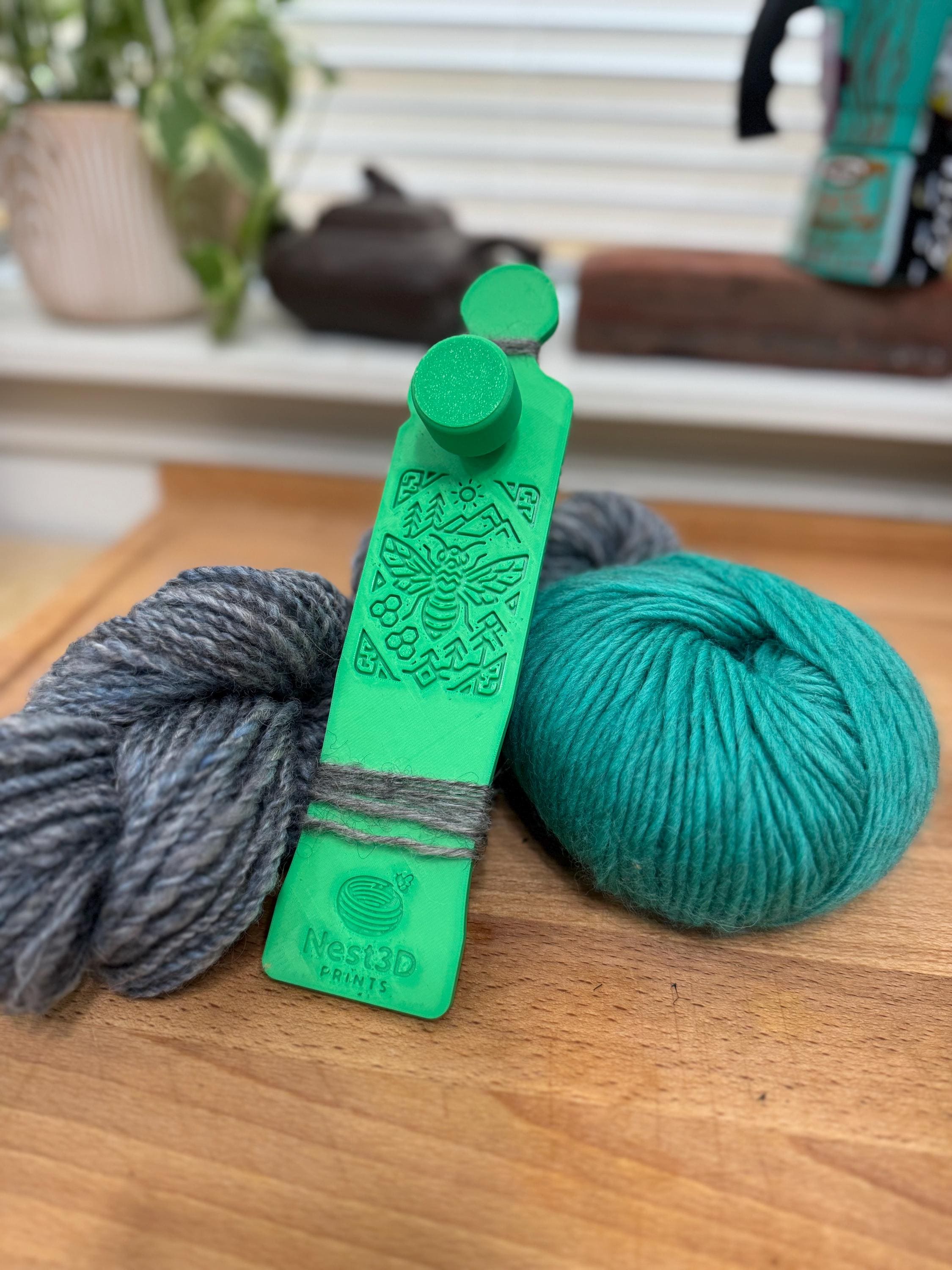 Mayan Paddle Spinner for Hand Spinning | Fiber Arts Tool